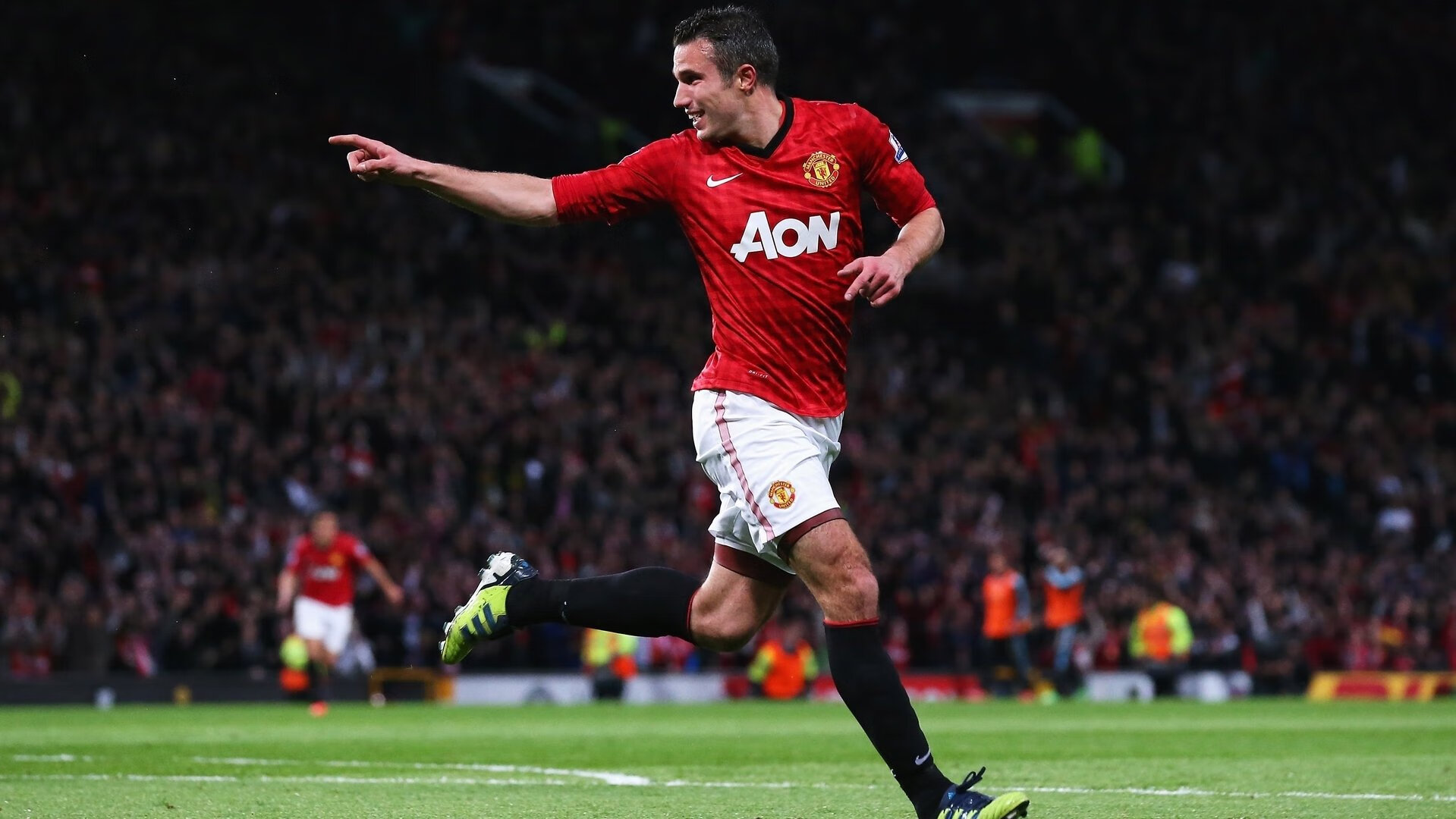 葡萄牙骑手玛丽亚·卡埃塔诺在2024年葡萄牙盛装舞步锦标赛中以“Hit Plus”马匹获得个人赛第四名，展现坚韧精神。